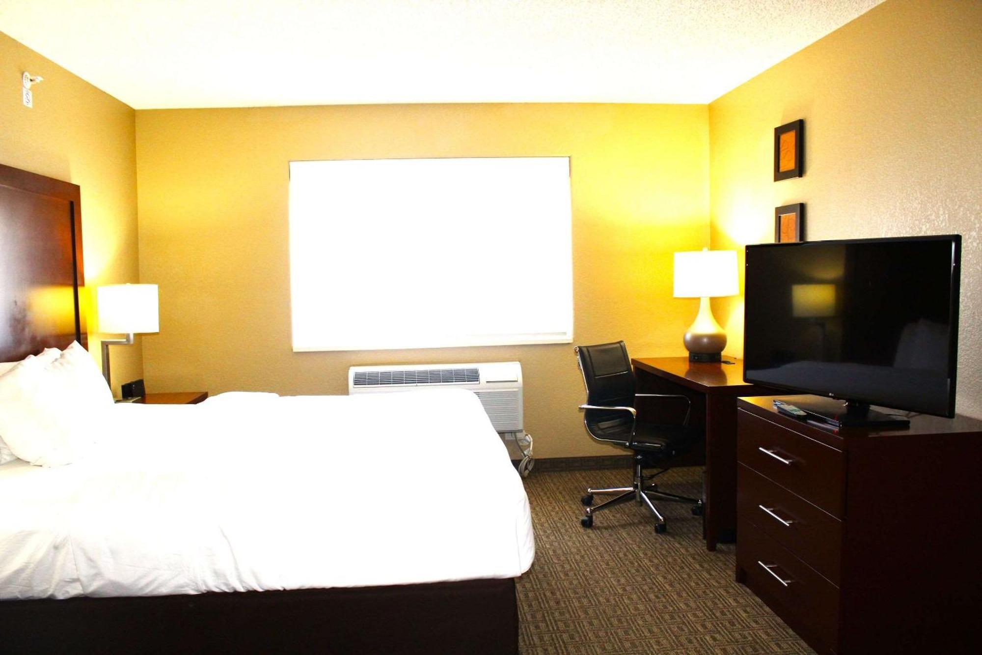 Comfort Suites Lakewood - Denver Экстерьер фото
