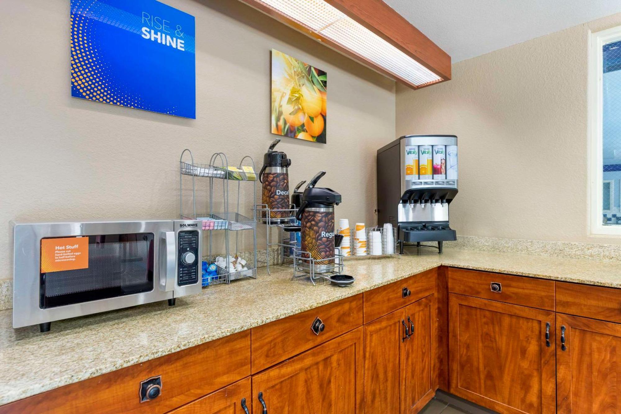 Comfort Suites Lakewood - Denver Экстерьер фото